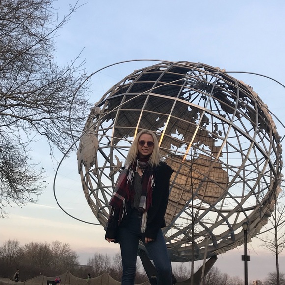 Meet your Posher, Erin - Picture 1 of 1